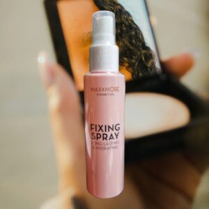 Alternative view of Max & More Long Lasting & Hydrating Fixing Spray 75 mL – utrwalenie makijażu i nawilżenie skóry